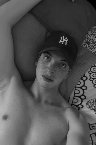 Emiliano (25 años) — Capital, Argentina - 8