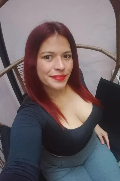 Violeta (28 años) — Almagro, Argentina - 1