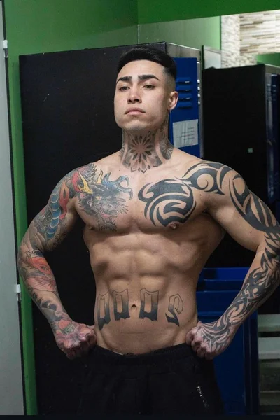 Cosmo (24 anos) — Villa Crespo, Argentina - 3
