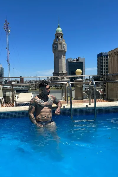 Cosmo (24 anos) — Villa Crespo, Argentina - 4