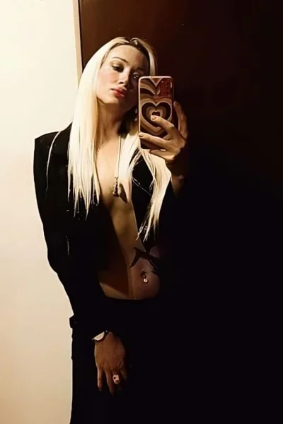 Luciana Dicapri (30 años) — Obelisco, Argentina - 75