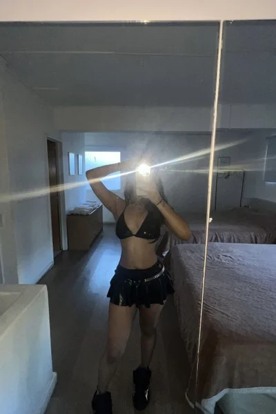 Lua (19 years) — Recoleta, Argentina - 21