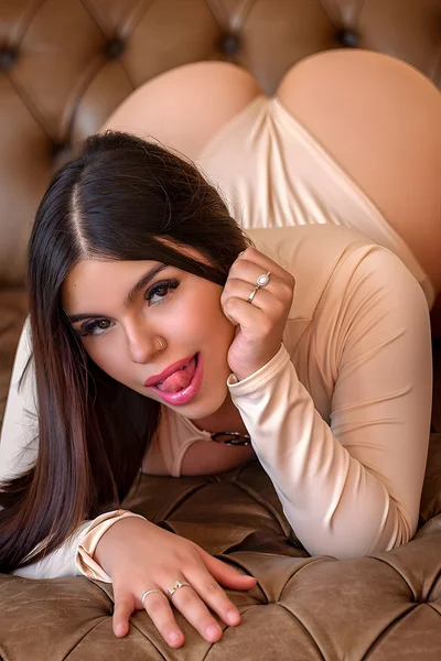 Mackenzie (19 años) — Almagro