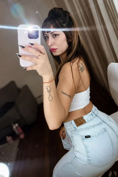 Pamela (22 años) — Microcentro, Argentina - 9