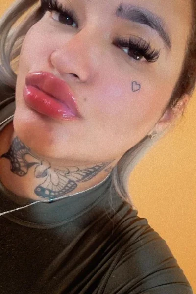 Ludmi (29 years) — Mataderos, Argentina - 24