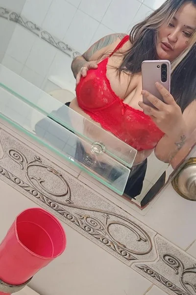 Ludmi (29 years) — Mataderos, Argentina - 4