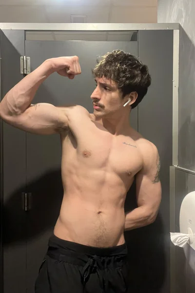 Mateo (24 años) — Madrid