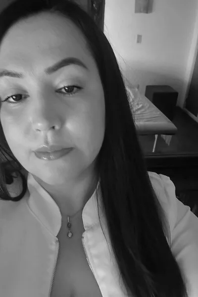 Isabela (31 anos) — Mar del Plata, Argentina - 2