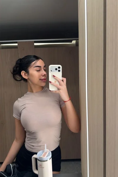 Zoe Bebe (22 años) — Palermo, Argentina - 18