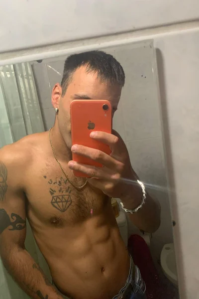 Kevin (22 años) — Punta del Este, Uruguay - 4
