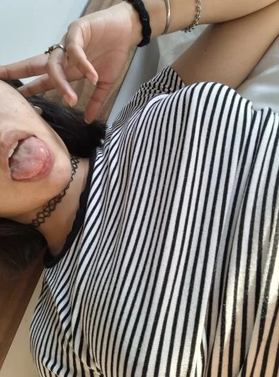 April (19 anos) — Lácar, Argentina - 16