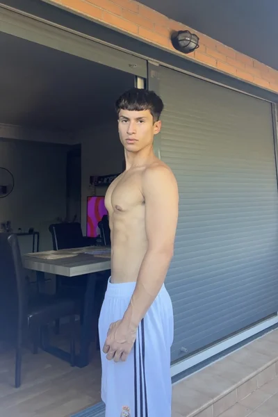 Gael (23 years) — Madrid, España - 1