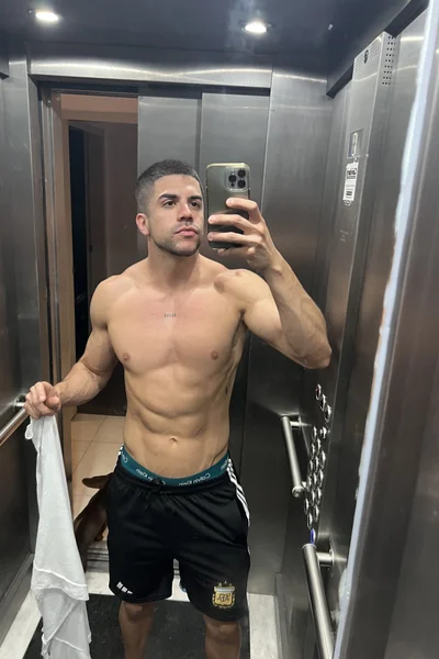 Fer (30 años) — Confluencia, Argentina - 12