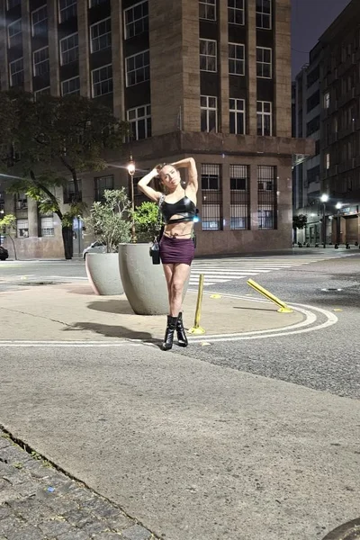Milet M (26 años) — Vicente López, Argentina - 8