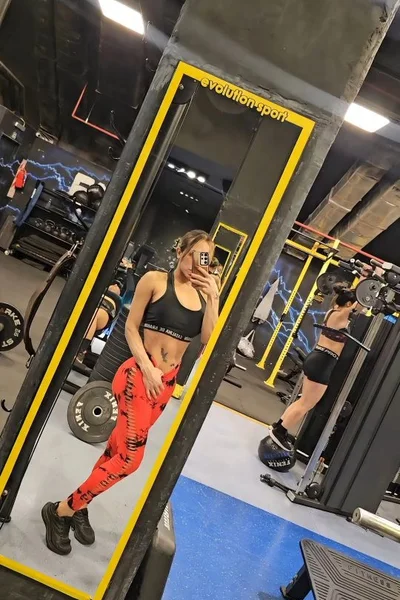 Milet M (26 años) — Vicente López, Argentina - 18