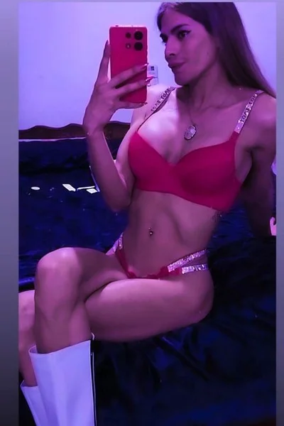 Vicky VC (28 anos) — Villa Crespo, Argentina - 12