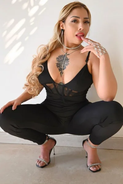 Indira Luna (23 años) — Microcentro, Argentina - 15