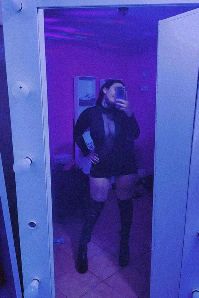 Nicole (25 años) — Avellaneda, Argentina - 64