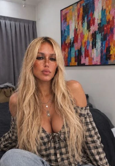 Julieta (39 años) — Microcentro, Argentina - 1
