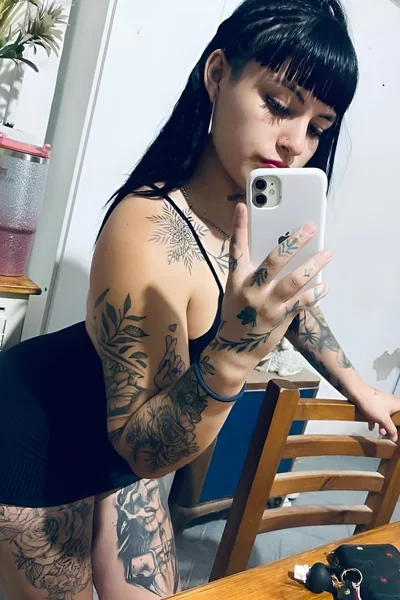 Dahia (25 años) — Montevideo / Centro