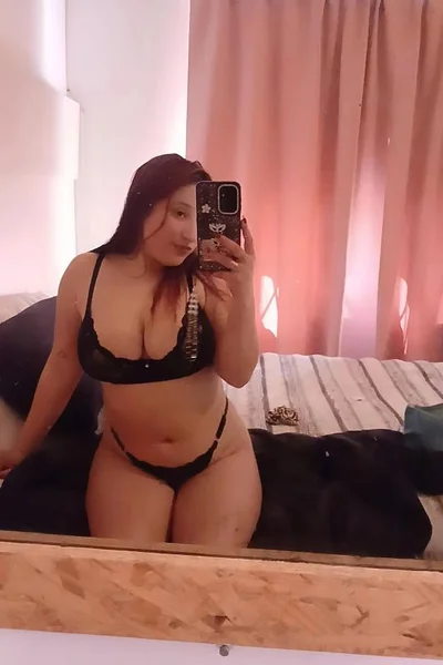 Rebeca (24 años) — Lanús, Argentina - 10
