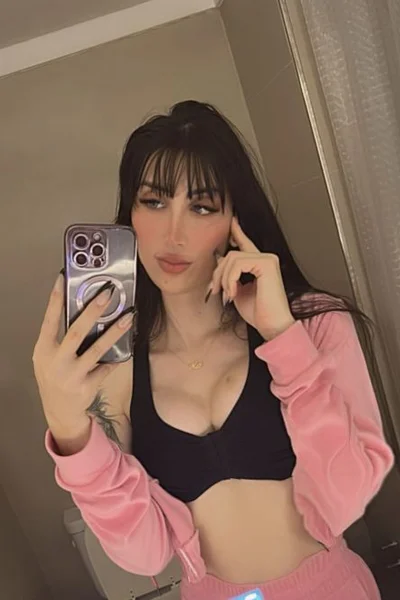 Luna P (27 years) — Palermo, Argentina - 6