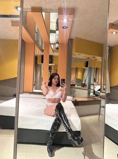 Agostina Reales (22 años) — Palermo, Argentina - 21