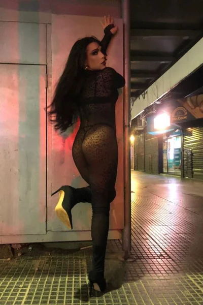 Brenda (25 años) — Microcentro, Argentina - 12