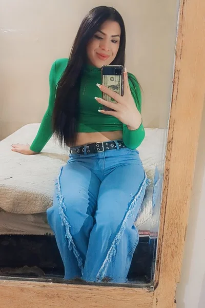 Brenda (25 años) — Microcentro, Argentina - 20