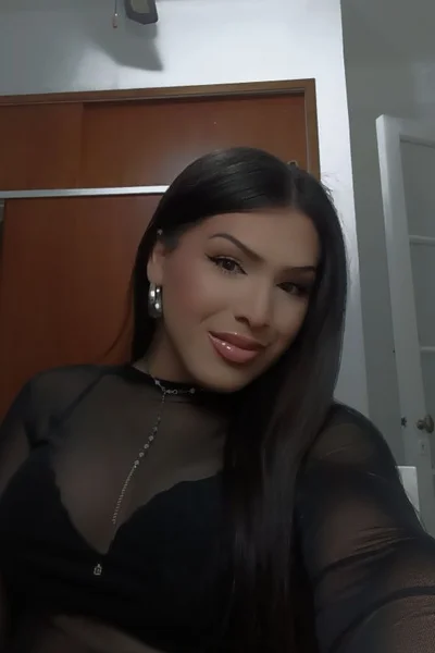 Brenda (25 años) — Microcentro, Argentina - 17
