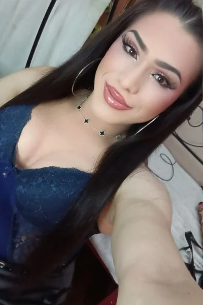 Brenda (25 años) — Microcentro, Argentina - 1
