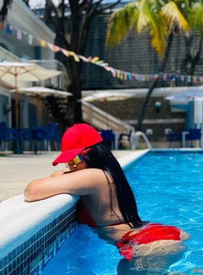 Lana (29 years) — San Miguel, Chile - 4