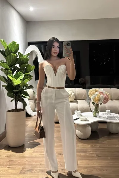 Megan (23 anos) — Madrid, España - 4