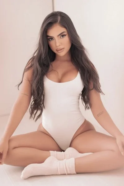 Megan (23 anos) — Madrid, España - 15