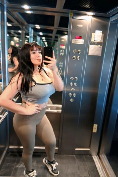 Nahomi (24 años) — San Miguel, Argentina - 8