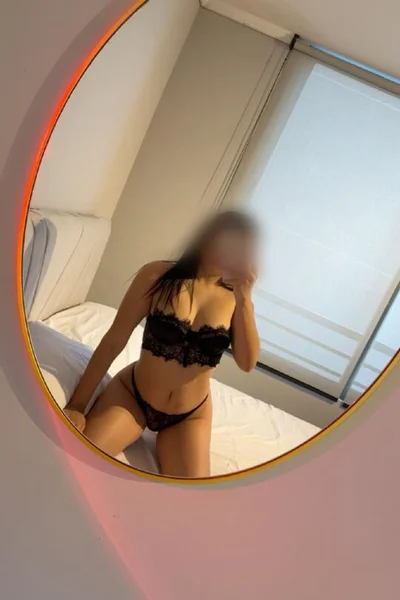 Alison (19 years) — Independencia, Chile - 1