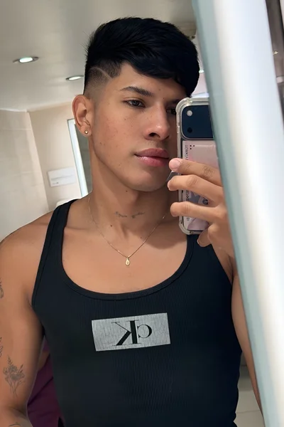 Eithan (22 years) — Santiago, Chile - 13