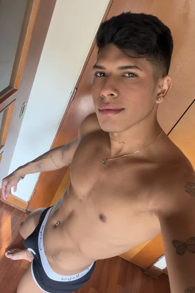 Eithan (22 years) — Santiago, Chile - 16