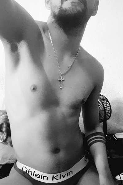 Robert (25 años) — Tres Cruces, Uruguay - 3