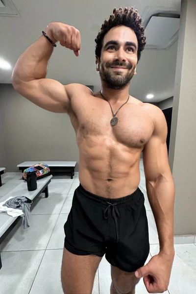 Dominic (36 years)