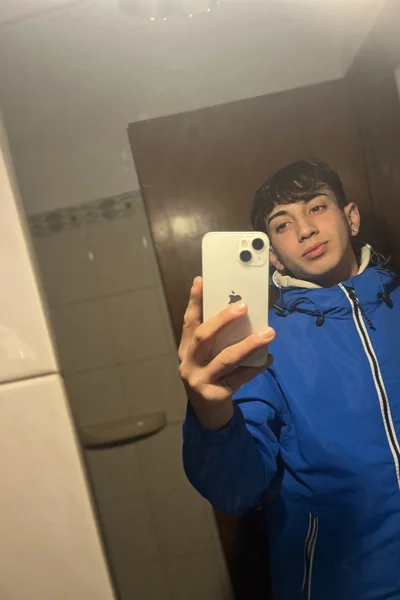 Nicolas (22 años) — Maldonado / Punta del Este