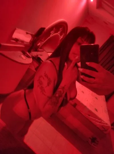 Vale (21 años) — Malvinas Argentinas, Argentina - 5