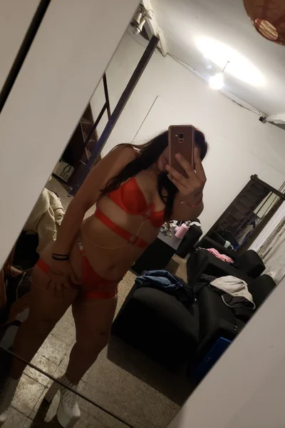 Luna (23 años) — Prado, Uruguay - 4