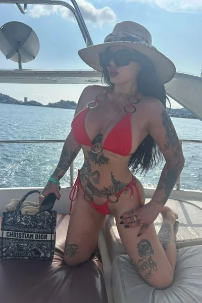 Suelen (28 años) — Microcentro, Argentina - 18