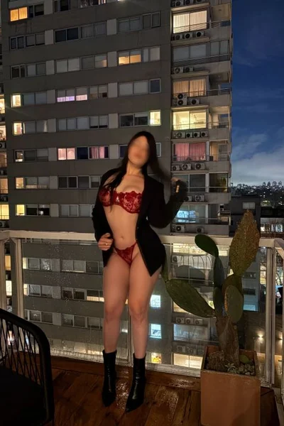 Mía (22 years) — Vicente López, Argentina - 1