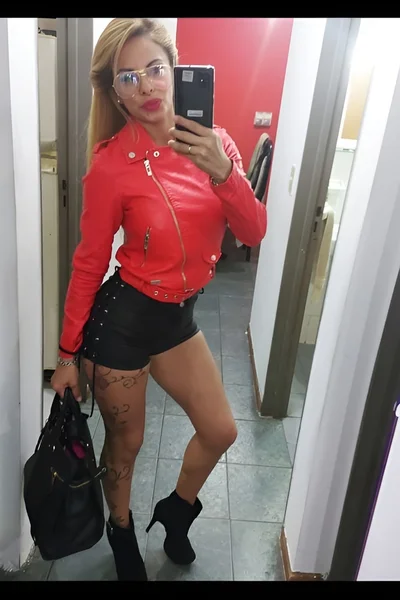 Astrid (27 años) — Flores, Argentina - 32