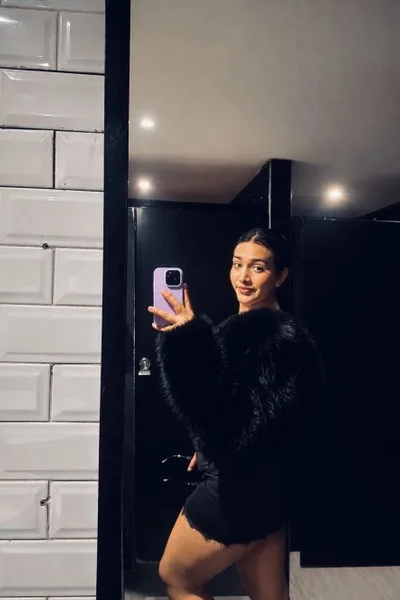 Delfi Garzza (18 years) — Recoleta, Argentina - 3