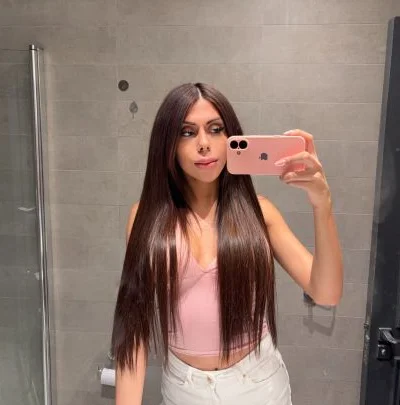 Adriana C (25 years) — Las Condes, Chile - 34