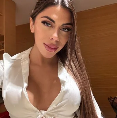 Adriana C (25 years) — Las Condes, Chile - 80