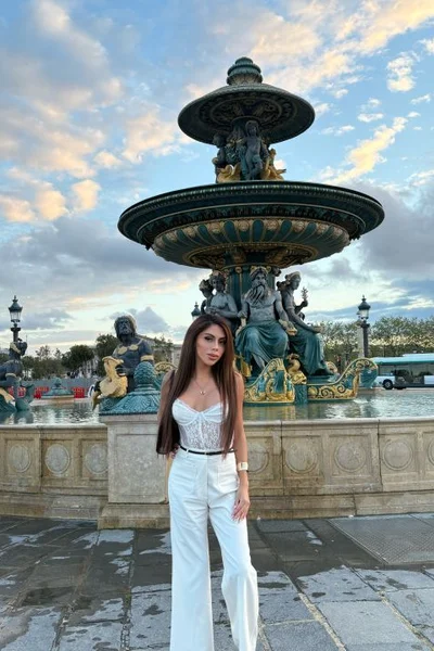 Adriana C (25 years) — Las Condes, Chile - 32